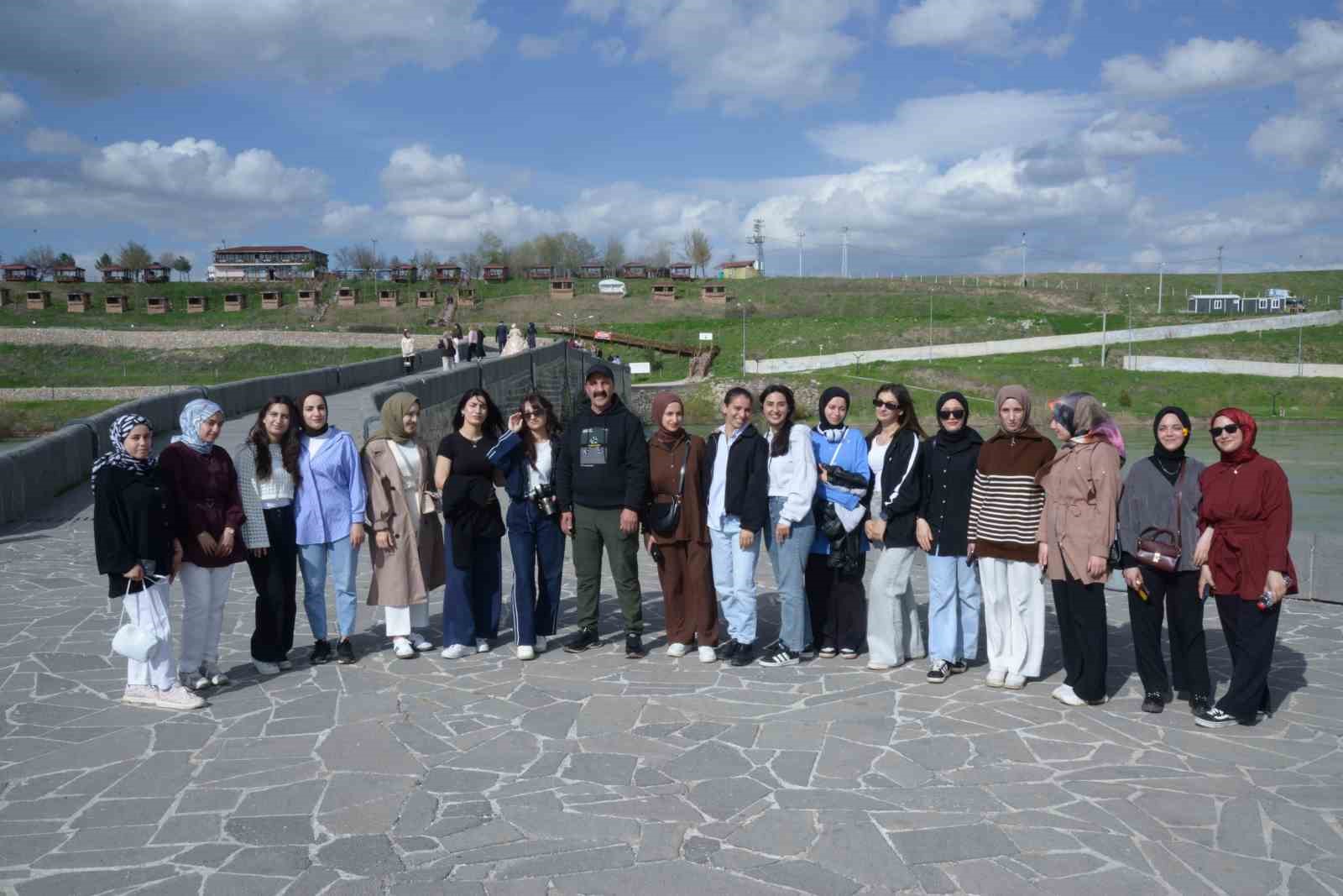 universiteli gencler fotografcilik kursuyla musu kesfediyor 3 zEWnwgYX