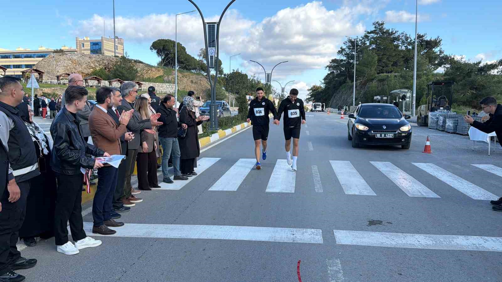 universiteli gencler gazze icin kostu 0 XIFufeNm