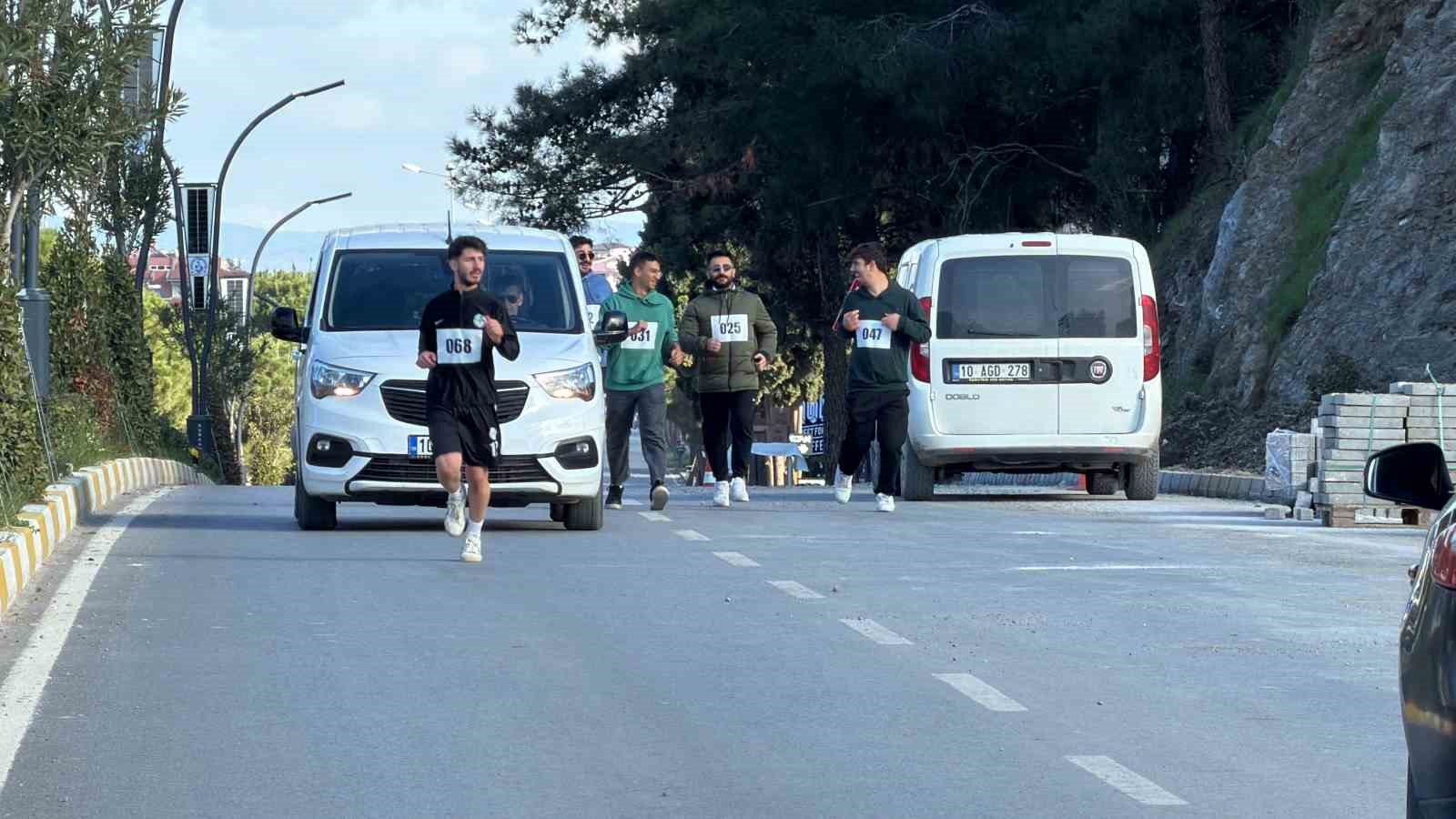 universiteli gencler gazze icin kostu 3 bE1tUAlF