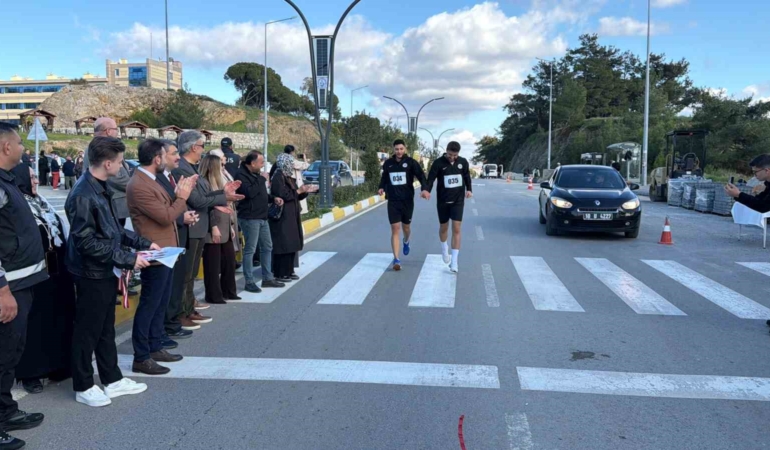 universiteli-gencler-gazze-icin-kostu-cFQNfwJd.jpg