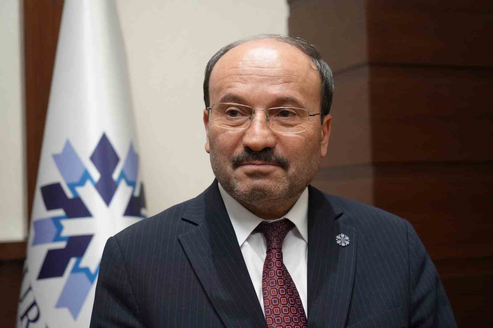 Üniversiteli Gizem, Rektör Çakmak’ın bir günlük mesaisine eşlik etti 5 universiteli gizem rektor cakmakin bir gunluk mesaisine eslik etti 1 QqFXNi7W
