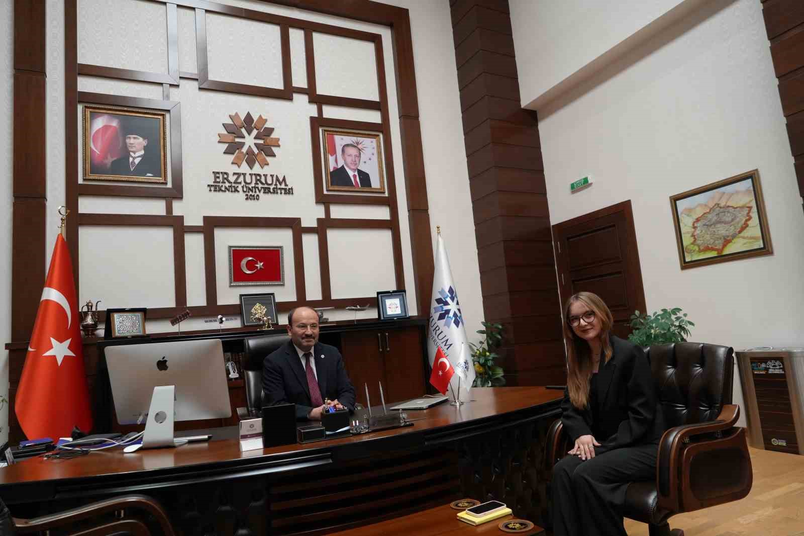 Üniversiteli Gizem, Rektör Çakmak’ın bir günlük mesaisine eşlik etti 6 universiteli gizem rektor cakmakin bir gunluk mesaisine eslik etti 2 MgFENrfQ