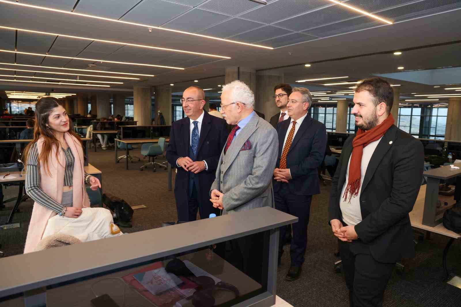 universitelilerin final stresine sicak bir mola baskan kavustan genclere corba ikrami 2 NajMQTIv