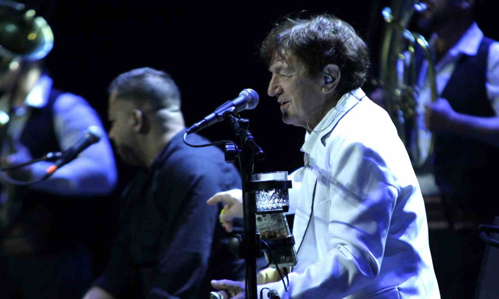 unlu bosnali besteci bregovic ankaralilari costurdu 7 TJ7FnsR2