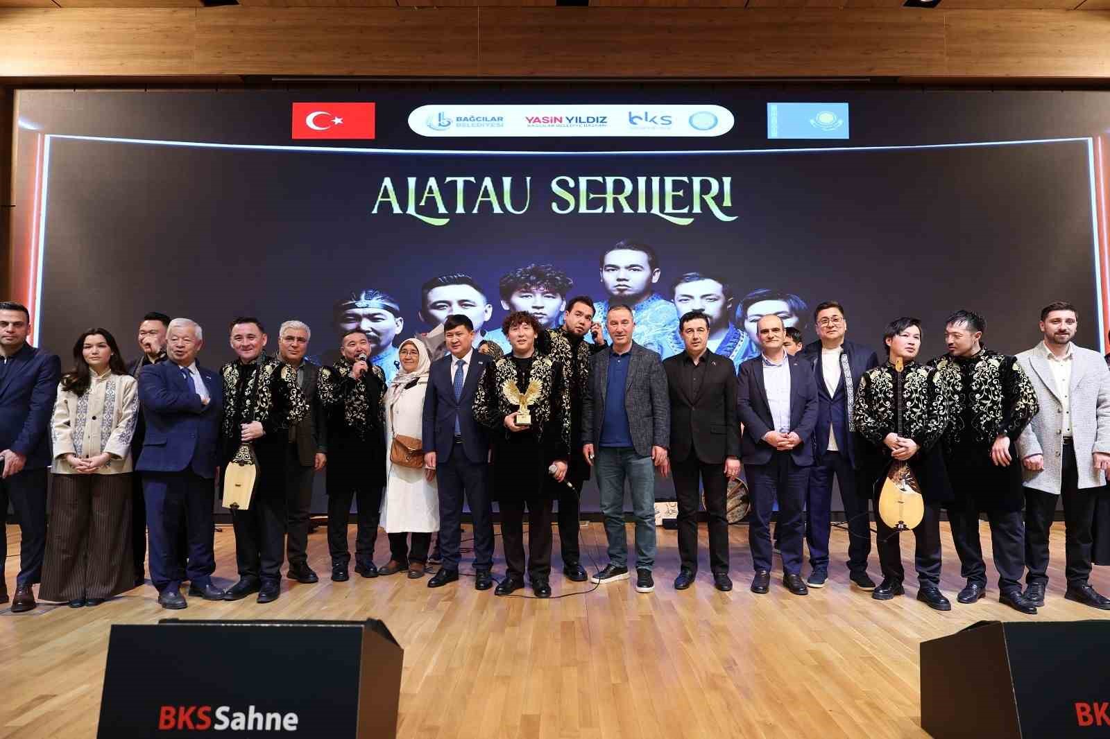 unlu kazak muzik grubu alatau serileri yeni albumunun lansmanini bagcilarda yapti 2 yfRcL7eg