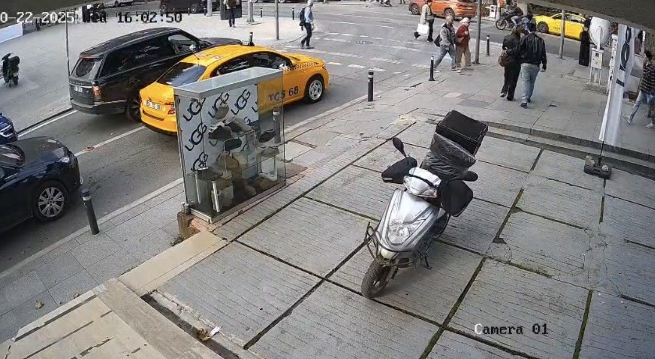 unlu oyuncu irem helvacioglu bebegiyle olumden dondugu an kamerada 1 u3WTy7hj