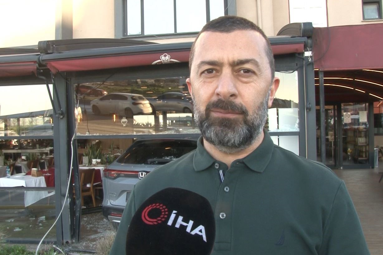 unlu sanatci cahit berkayin araciyla daldigi restoranin isletmecisi o anlari anlatti 1