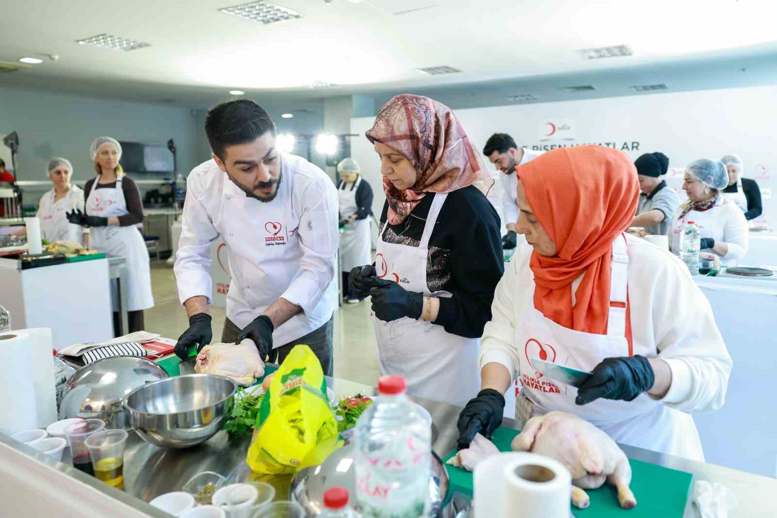 unlu sef danilo zanna depremzede kadinlarla ayni mutfakta bulustu 1 MjXzjCEt