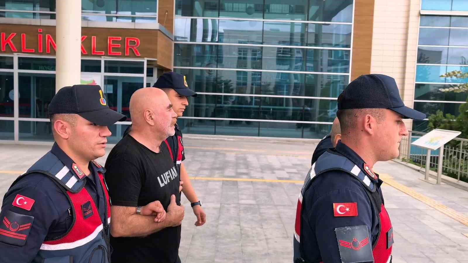 unlu yonetmen ezel akay ve kardesi adliyeye sevk edildi 0 mK8wSH9m