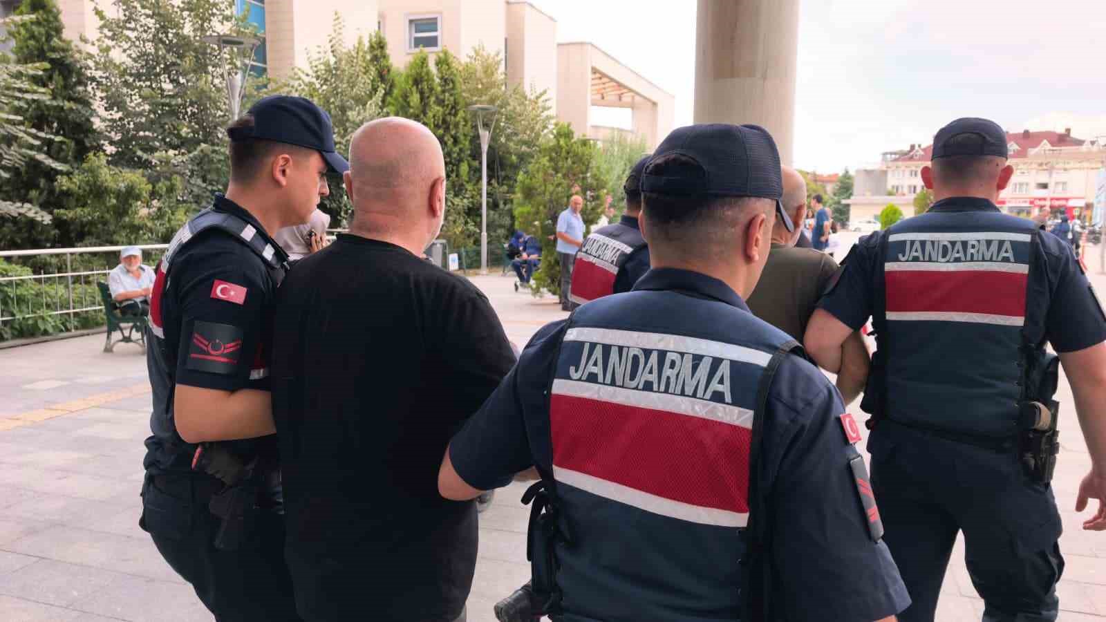 unlu yonetmen ezel akay ve kardesi adliyeye sevk edildi 2