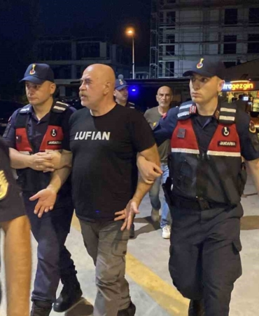 unlu-yonetmen-ve-kardesi-bursada-uyusturucu-operasyonunda-gozaltina-alindi-IE7nTysq.jpg