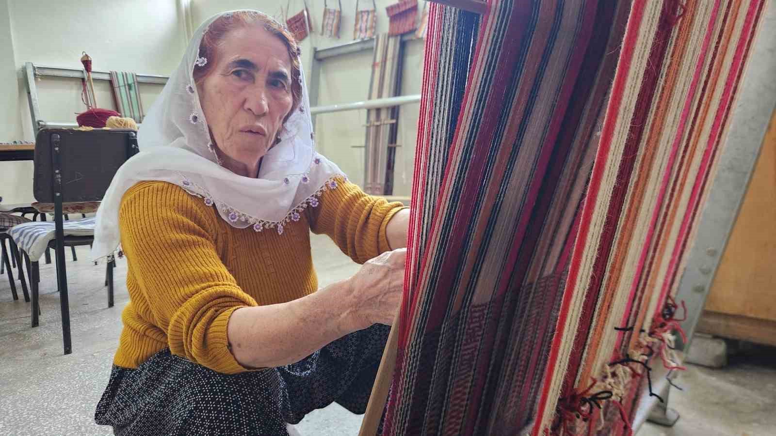 unutulan cacim dokuma yeniden hayat buluyor 0 Tc88O21Q
