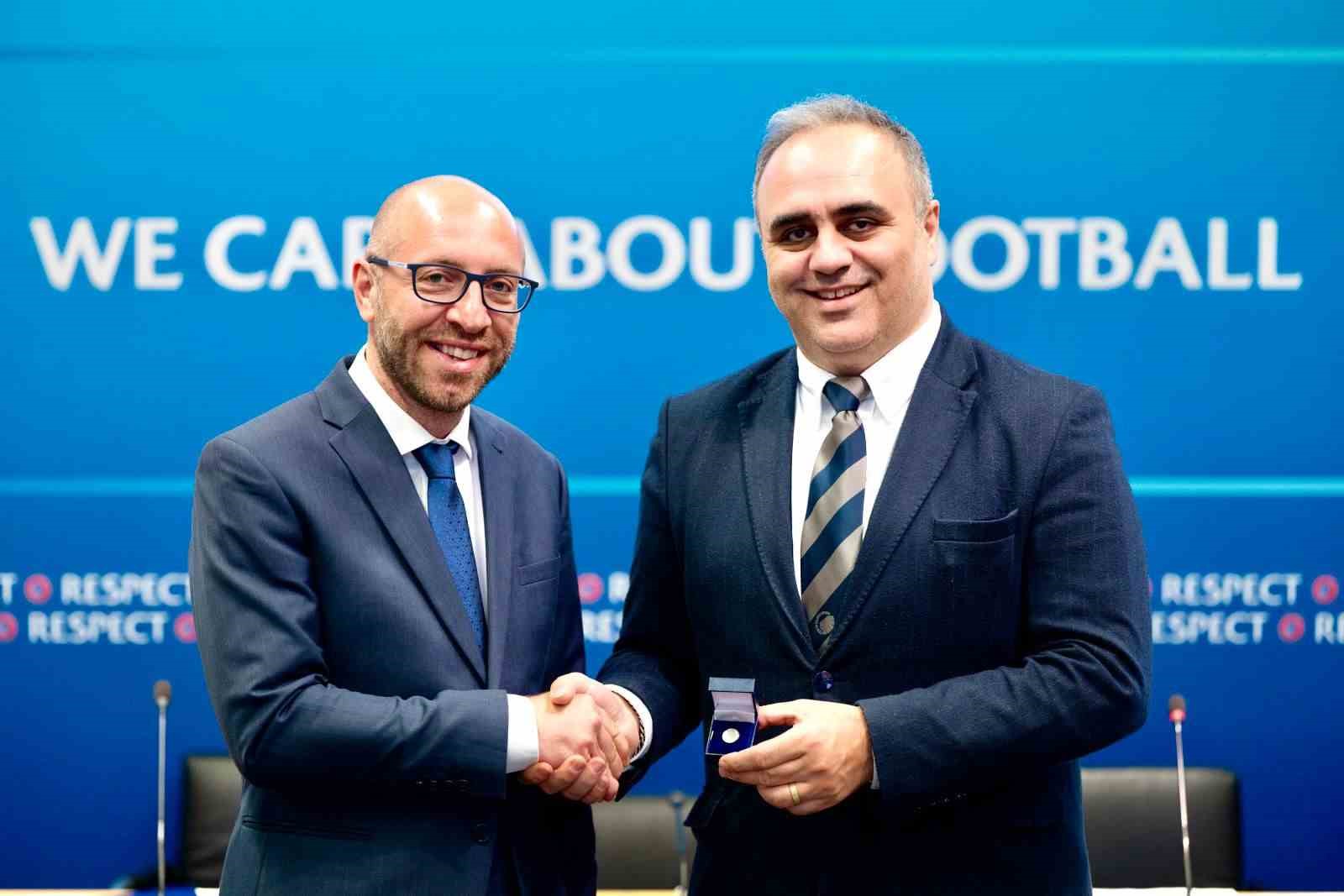 Ural Aküzüm: "Türkiye, Avrupa’nın en büyük amatör futbol ülkelerinden biri" 4 ural akuzum turkiye avrupanin en buyuk amator futbol ulkelerinden biri 0 eGtHEBGW