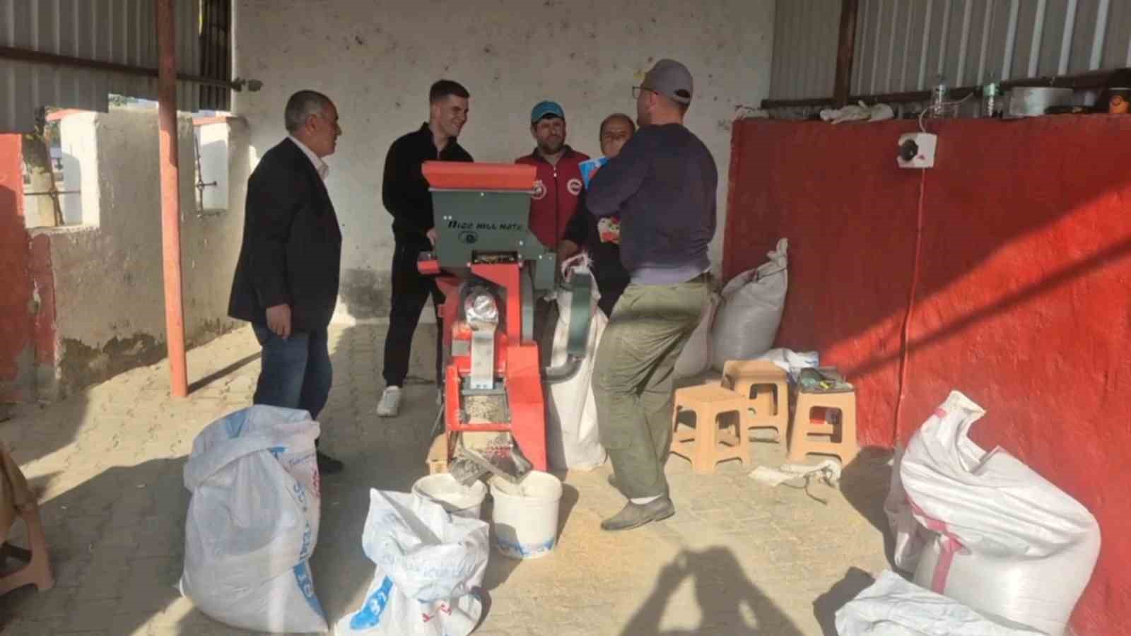 ureticinin yuzu guldu ucretsiz pirinc soyma hizmeti 5 bwDui9eQ