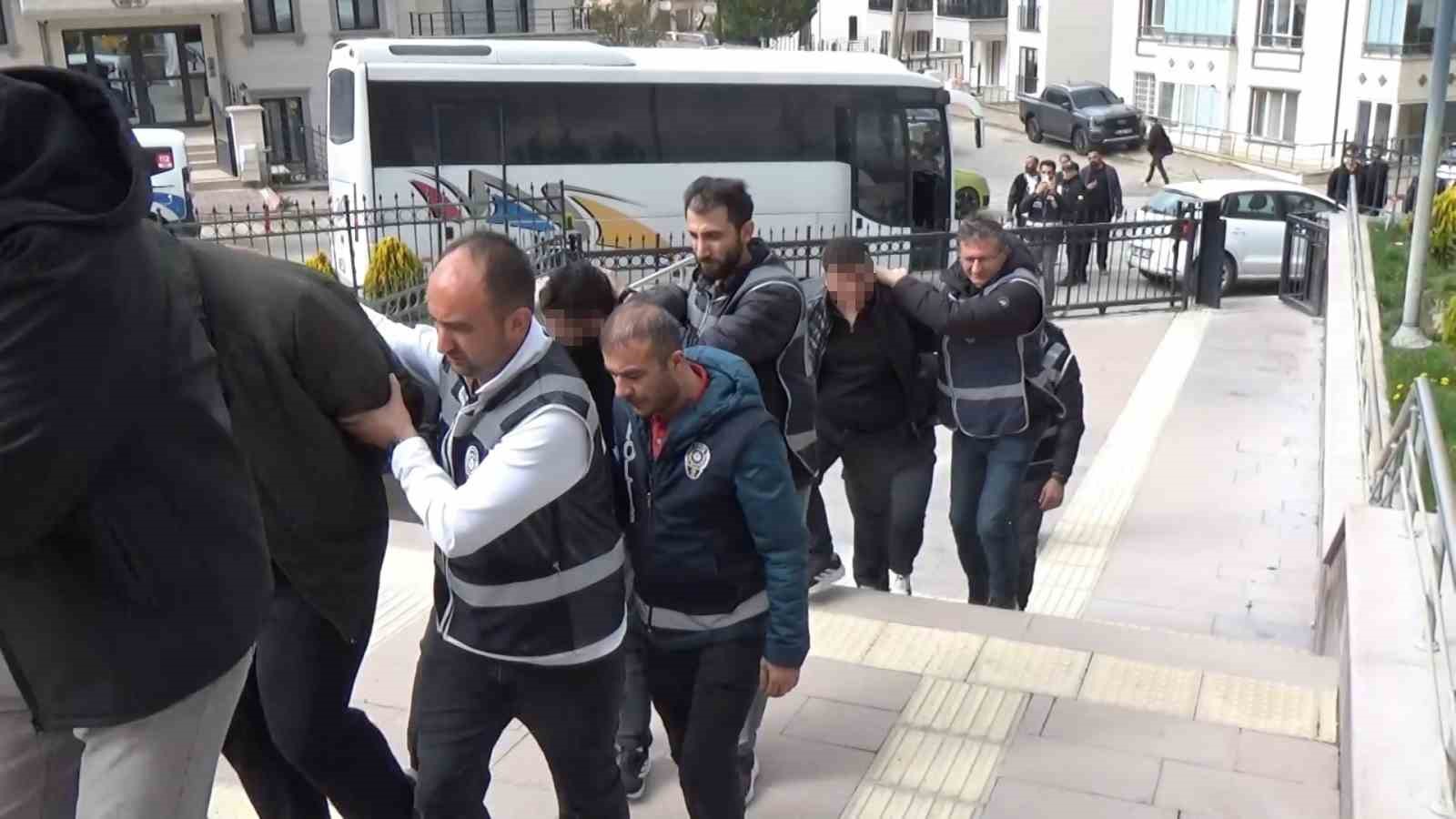 Ürgüp’te sahte dolar operasyonu: 4 kişi tutuklandı 4 urgupte sahte dolar operasyonu 4 kisi tutuklandi 0 CNt6mtLG