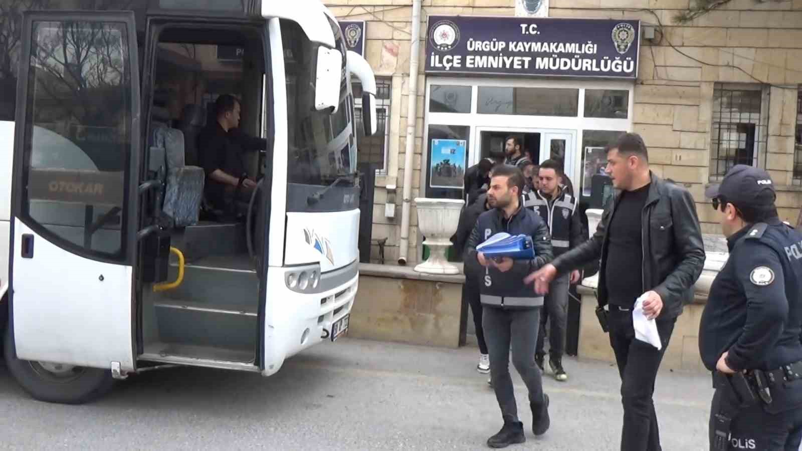 Ürgüp’te sahte dolar operasyonu: 4 kişi tutuklandı 7 urgupte sahte dolar operasyonu 4 kisi tutuklandi 3 smmkPvPH