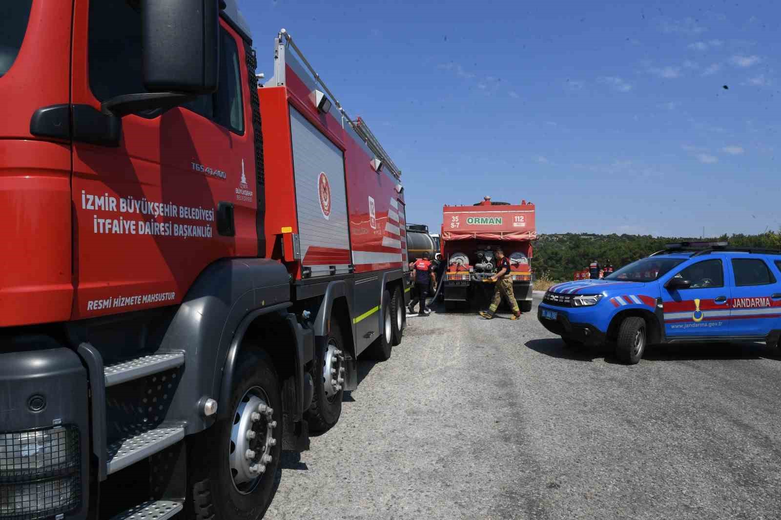 urla baliklovadaki orman yangini kontrol altinda 4 zbJ5D8Pn