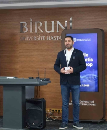 urolojide-guncel-cerrahi-teknikler-canli-uygulamayla-aktarildi-aOUcHdq8.jpg