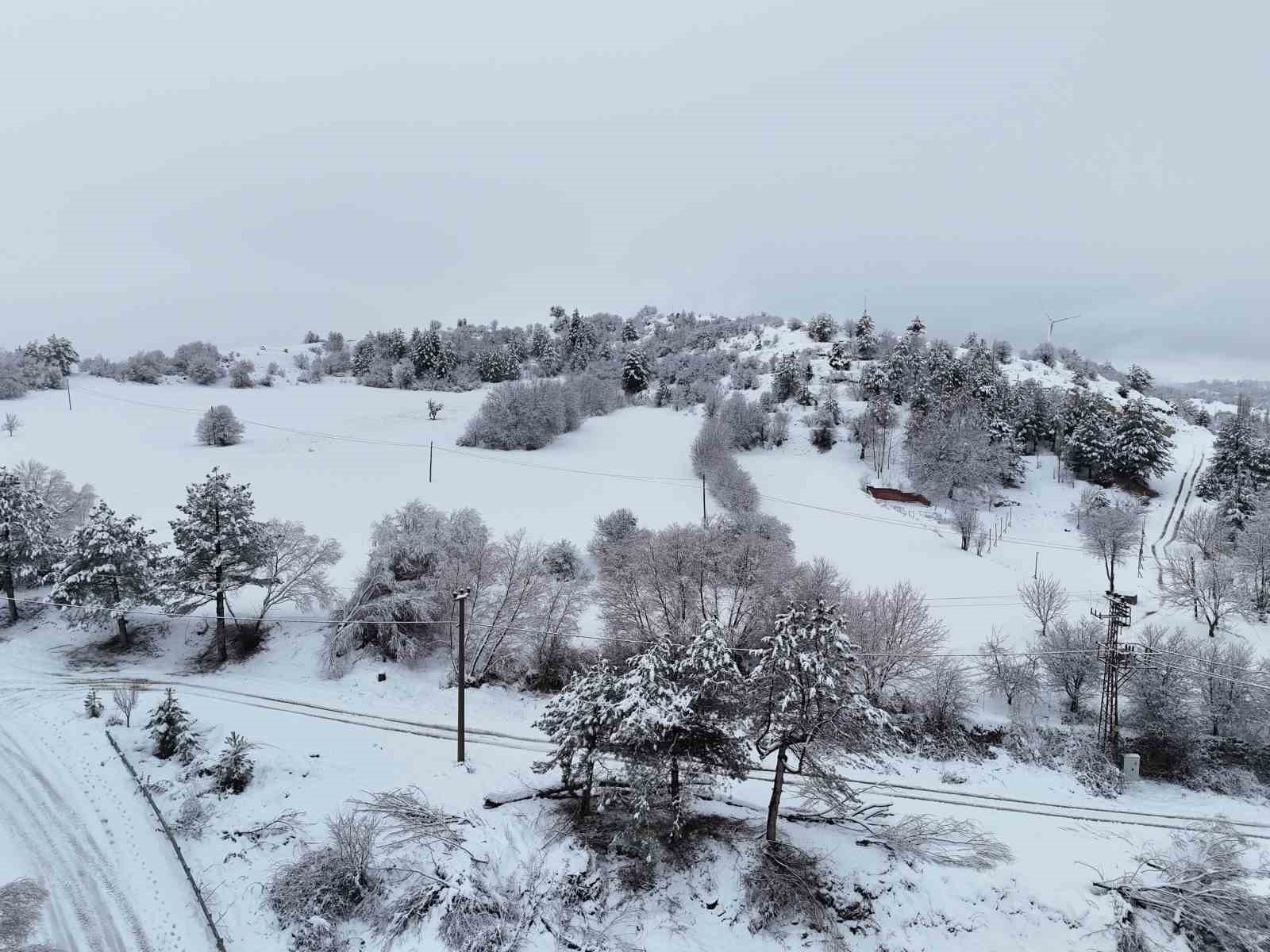 Uşak-Ankara karayolu 3 saat trafiğe kapandı 6 usak ankara karayolu 3 saat trafige kapandi 2 irf1lRBK
