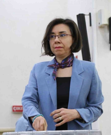usak-belediye-baskan-vekilligine-hatice-terekeci-ozkan-secildi-yOFtDM7D.jpg
