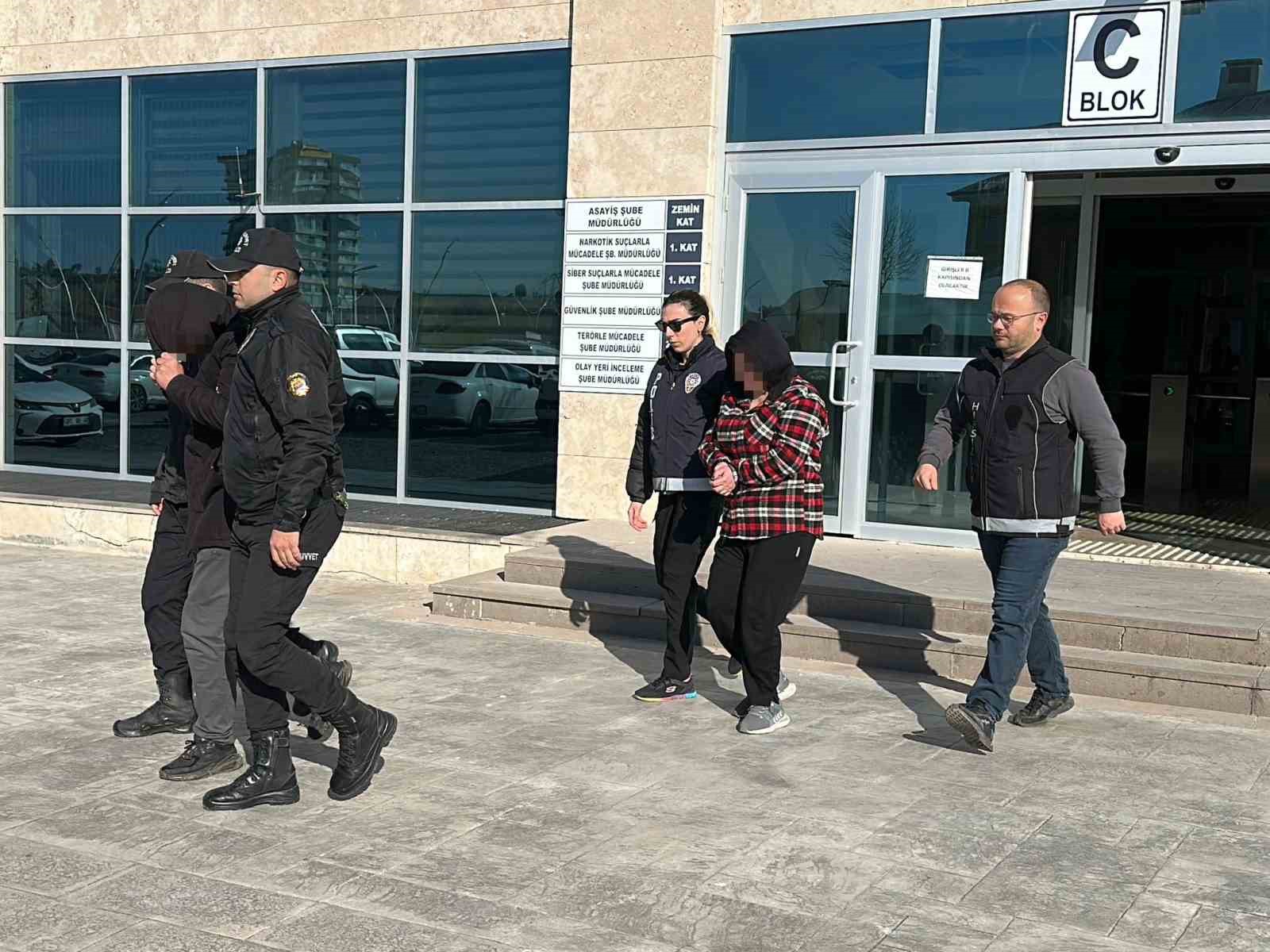 usak merkezli 5 ilde dolandiricilik ve yasa disi bahis operasyonu 12 tutuklama 5 uFtuRRIY