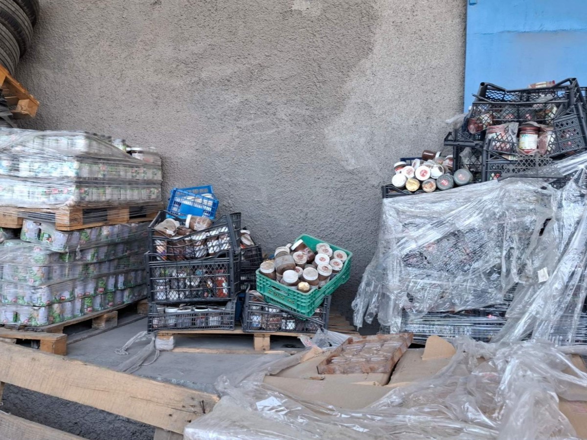 usakta 30 ton bozuk ve tarihi gecmis gida ele gecirildi 1 VARcDFZ7