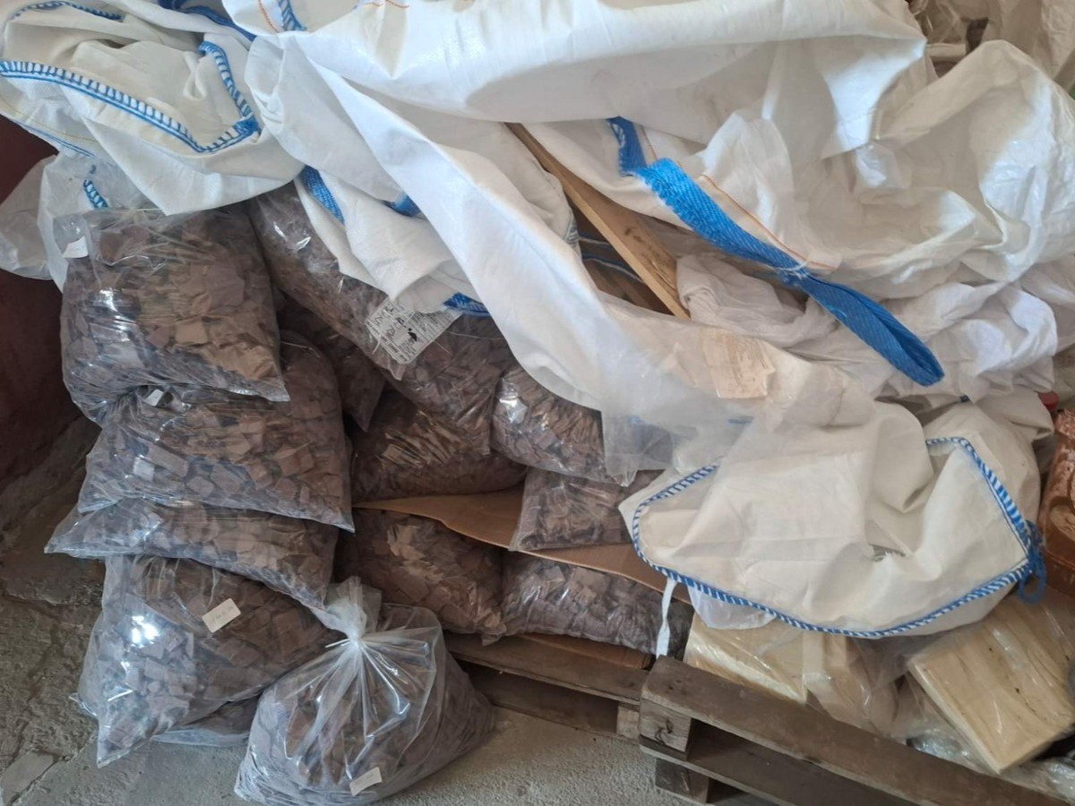 usakta 30 ton bozuk ve tarihi gecmis gida ele gecirildi 2 VFzKHAkm