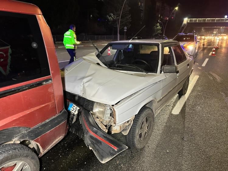 usakta 4 aracli zincirleme kazada 6 kisi yaralandi 6 ZSLFtiKG