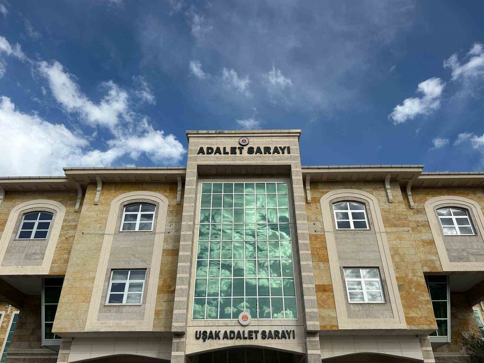 usakta babasi babaannesi ve komsusunu bicaklayan supheli tutuklandi 0 cvl8Q7mQ