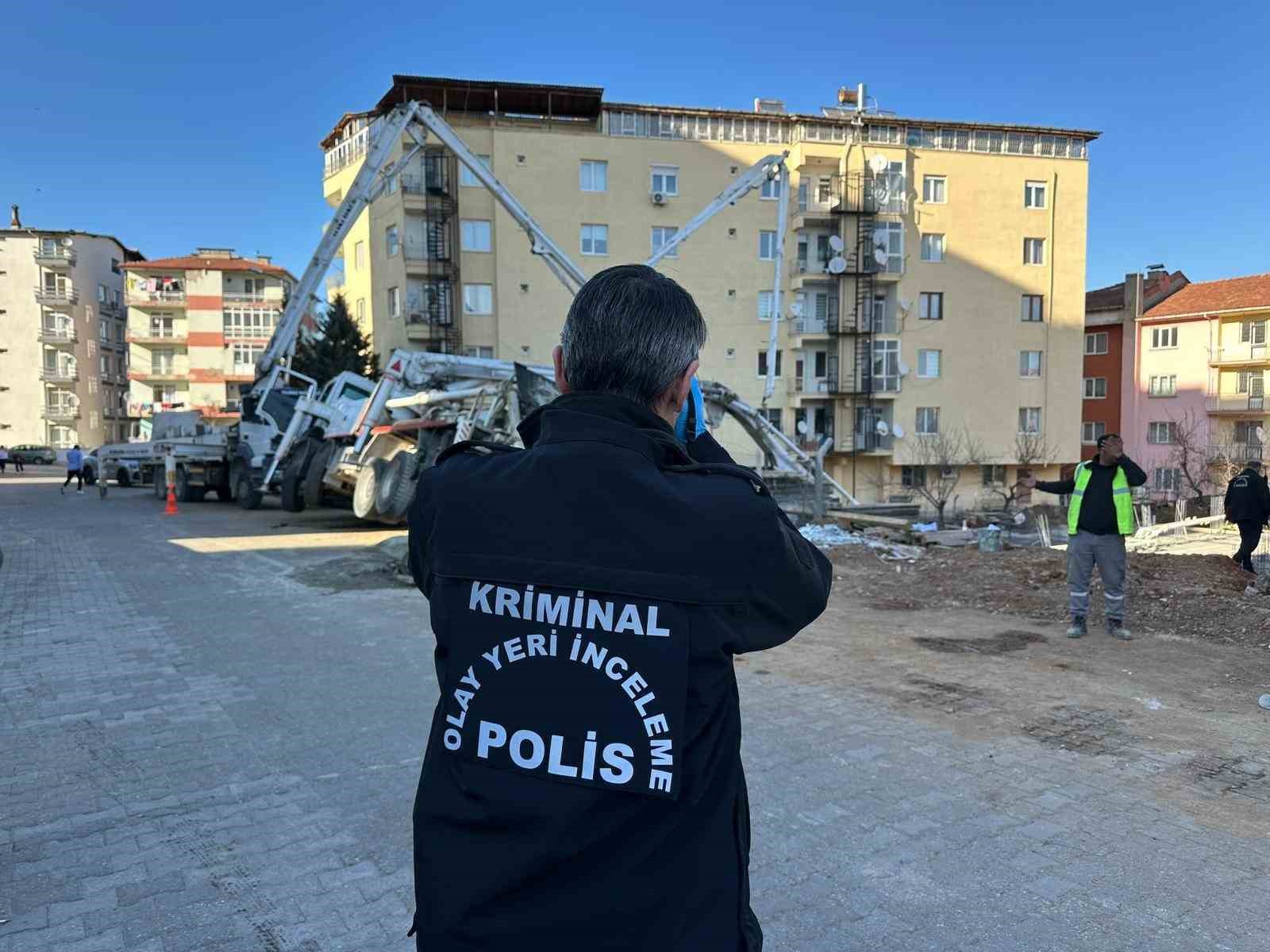 usakta beton pompasi yan yatti altinda kalan isci hayatini kaybetti 1 H9viBiVG