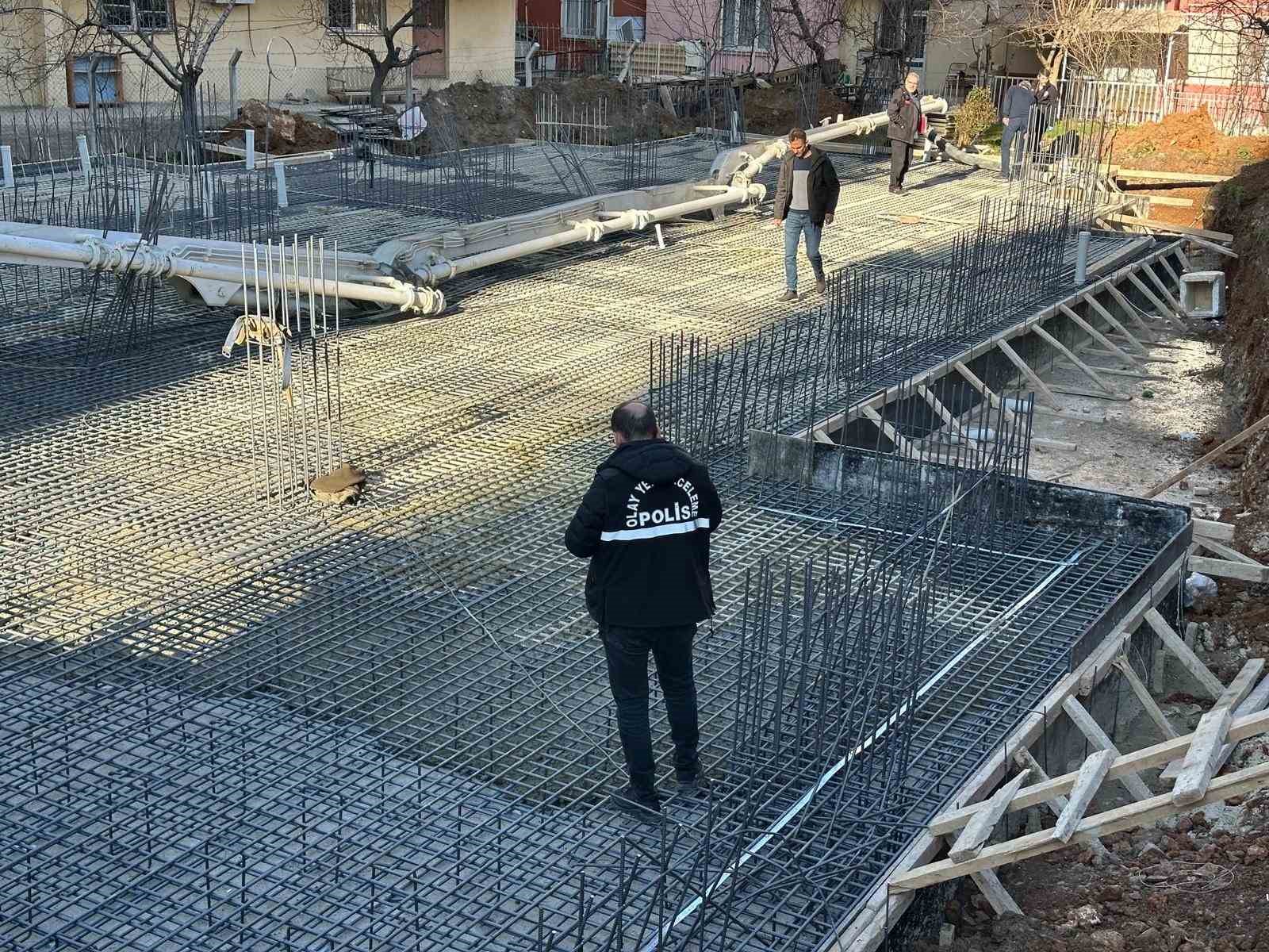 usakta beton pompasi yan yatti altinda kalan isci hayatini kaybetti 2 RFBqwUSU