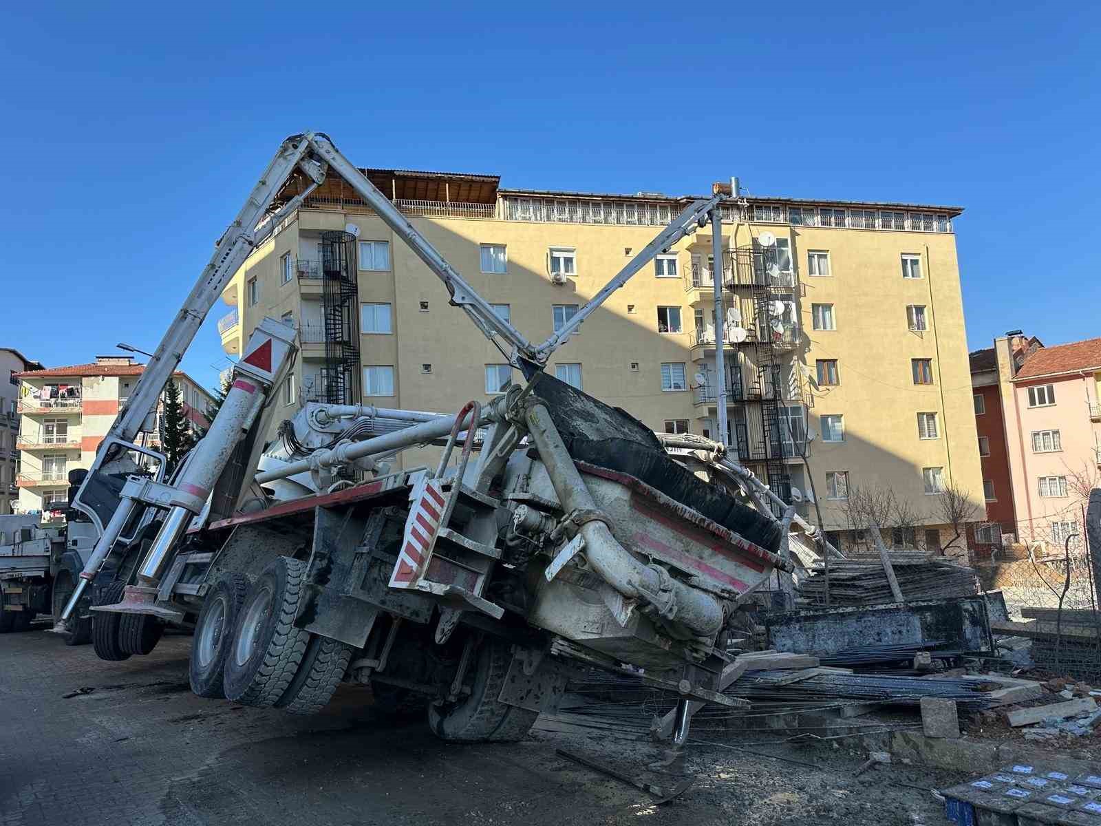 usakta beton pompasi yan yatti altinda kalan isci hayatini kaybetti 5 StsEAPzN