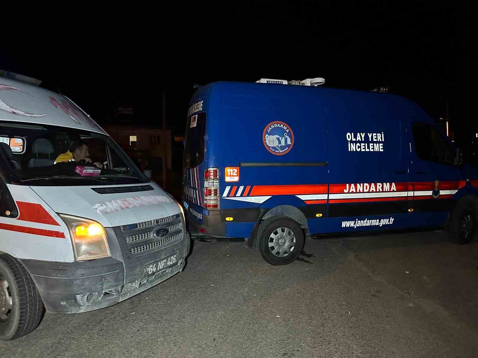 usakta feci kaza otomobilin carptigi 3 kisi hayatini kaybetti 1 pUIPgRSY