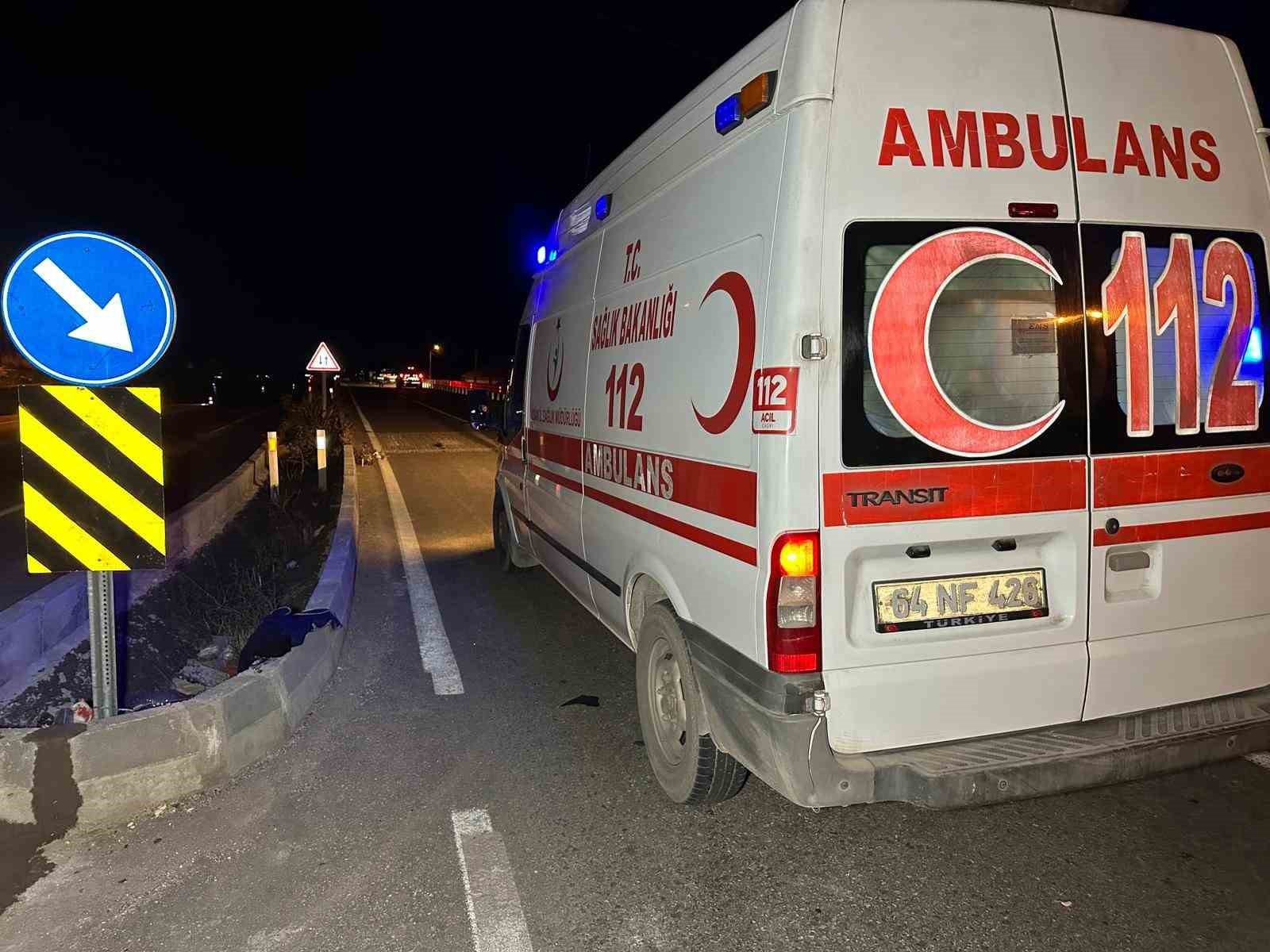 usakta feci kaza otomobilin carptigi 3 kisi hayatini kaybetti 2 IrT4HF5U
