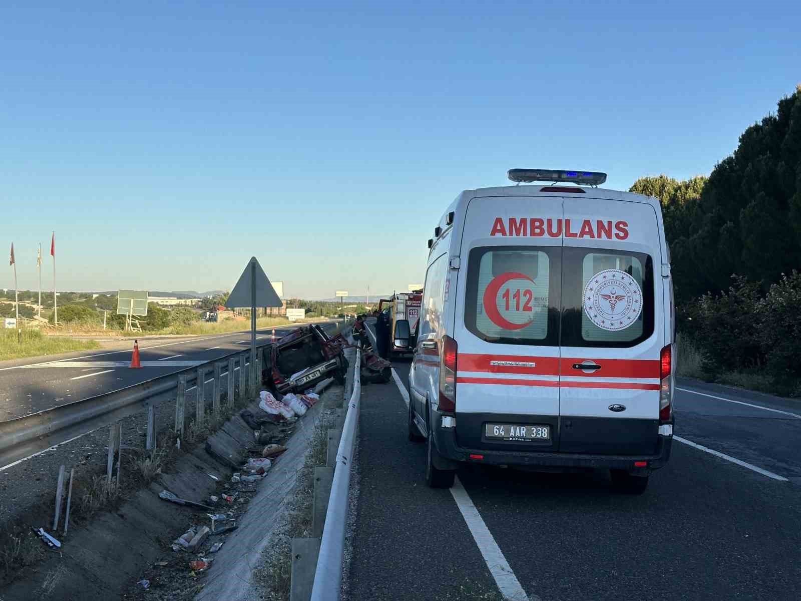 Uşak’ta feci kazada 1 kişi hayatını kaybederken, 2 kişi yaralandı 7 usakta feci kazada 1 kisi hayatini kaybederken 2 kisi yaralandi 3 pZfGHP2j