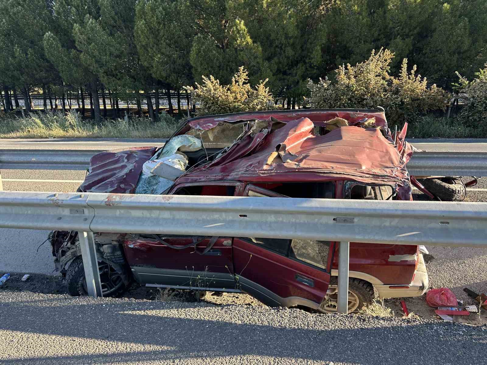 Uşak’ta feci kazada 1 kişi hayatını kaybederken, 2 kişi yaralandı 10 usakta feci kazada 1 kisi hayatini kaybederken 2 kisi yaralandi 6 ei41hNet