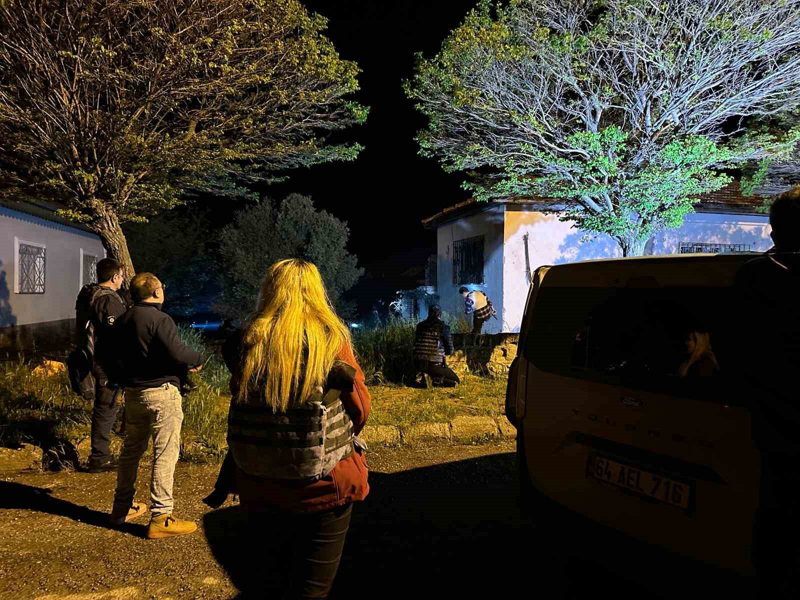 usakta gorev basindaki polis ekiplerine pompali tufekle ates acildi 2 polis yaralandi 4 fLVCiu5F
