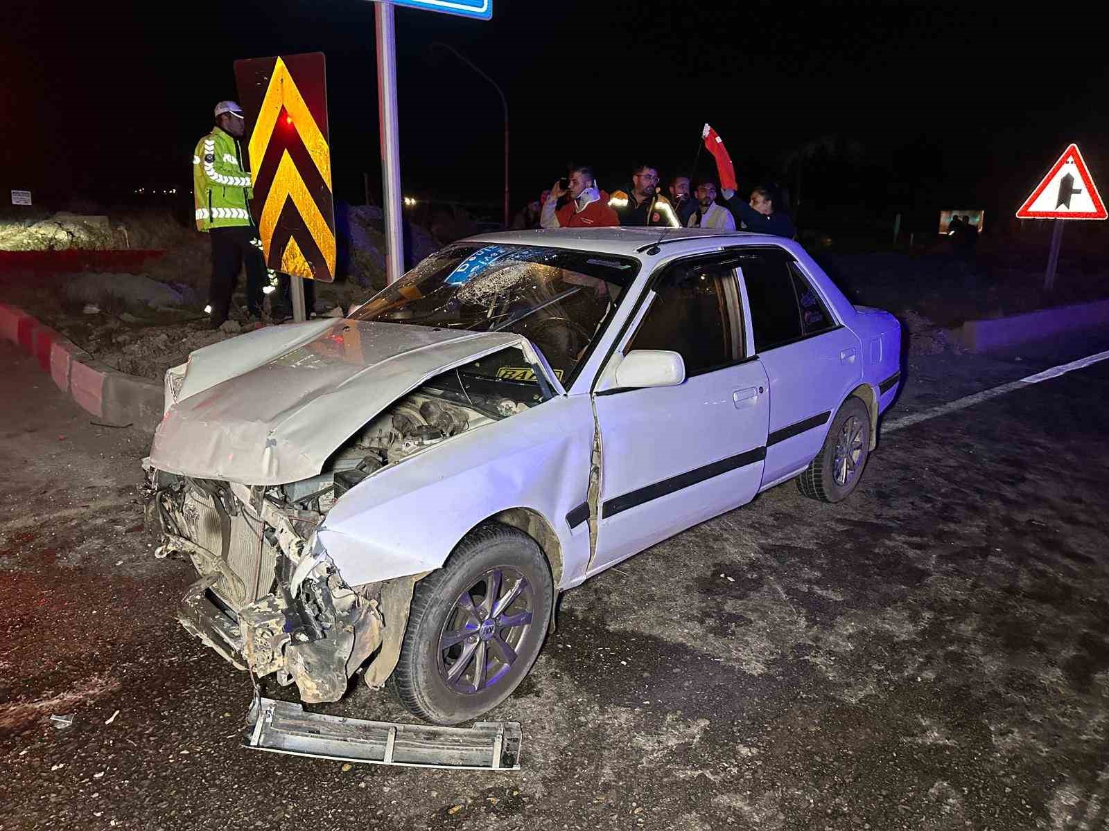 usakta iki arac carpisti 1i bebek 10 yarali 0 j6HCjScy