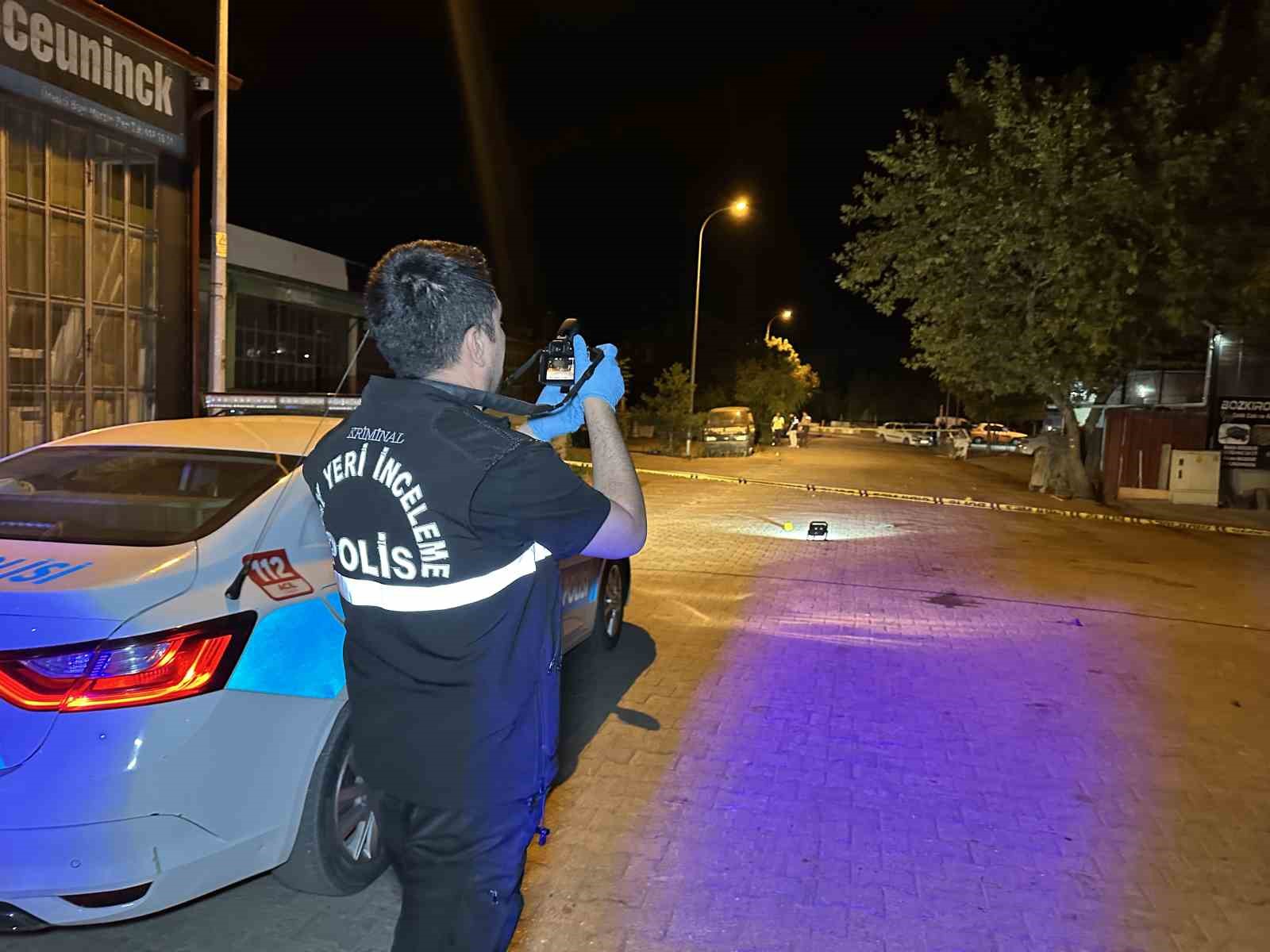 usakta iki esnaf arasindaki tartisma silahli kavgaya donustu 13 yarali 1 SNJlhFtj