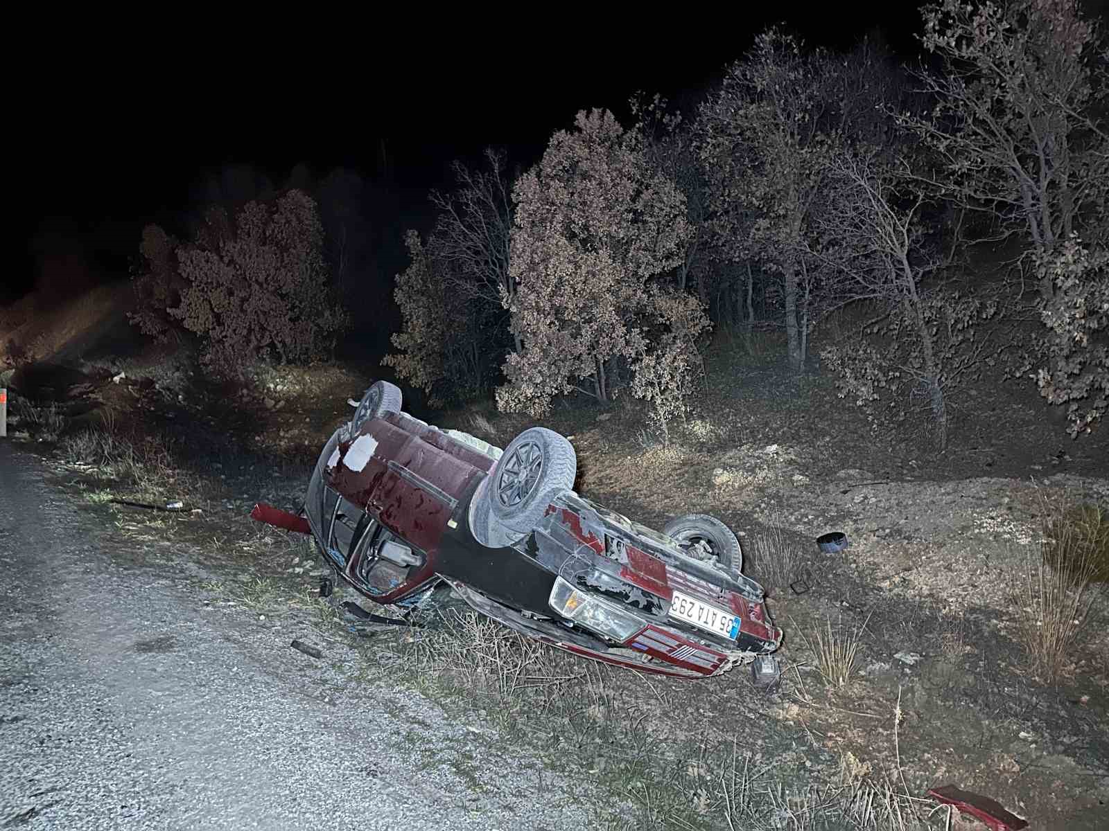 usakta iki otomobil carpisti 2si cocuk 5 yarali 3 DmXq6UQR