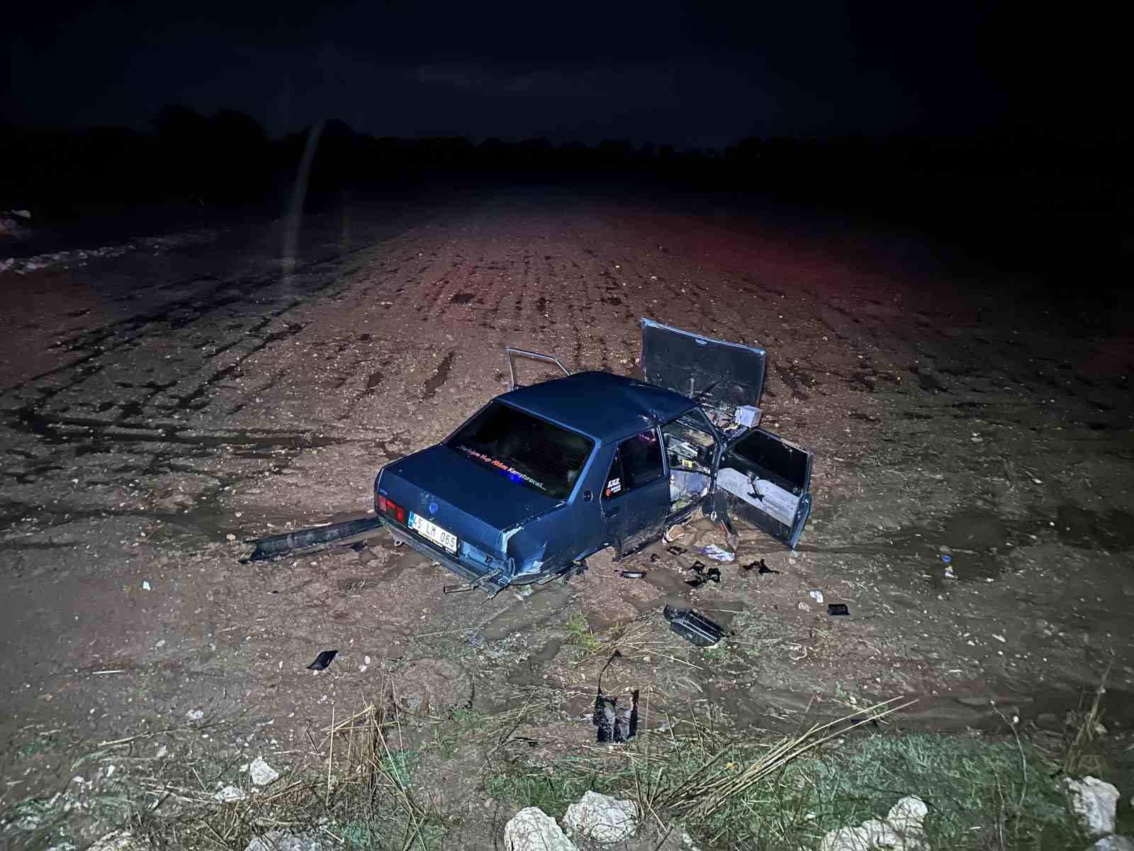 usakta iki otomobil carpisti 5 yarali 3