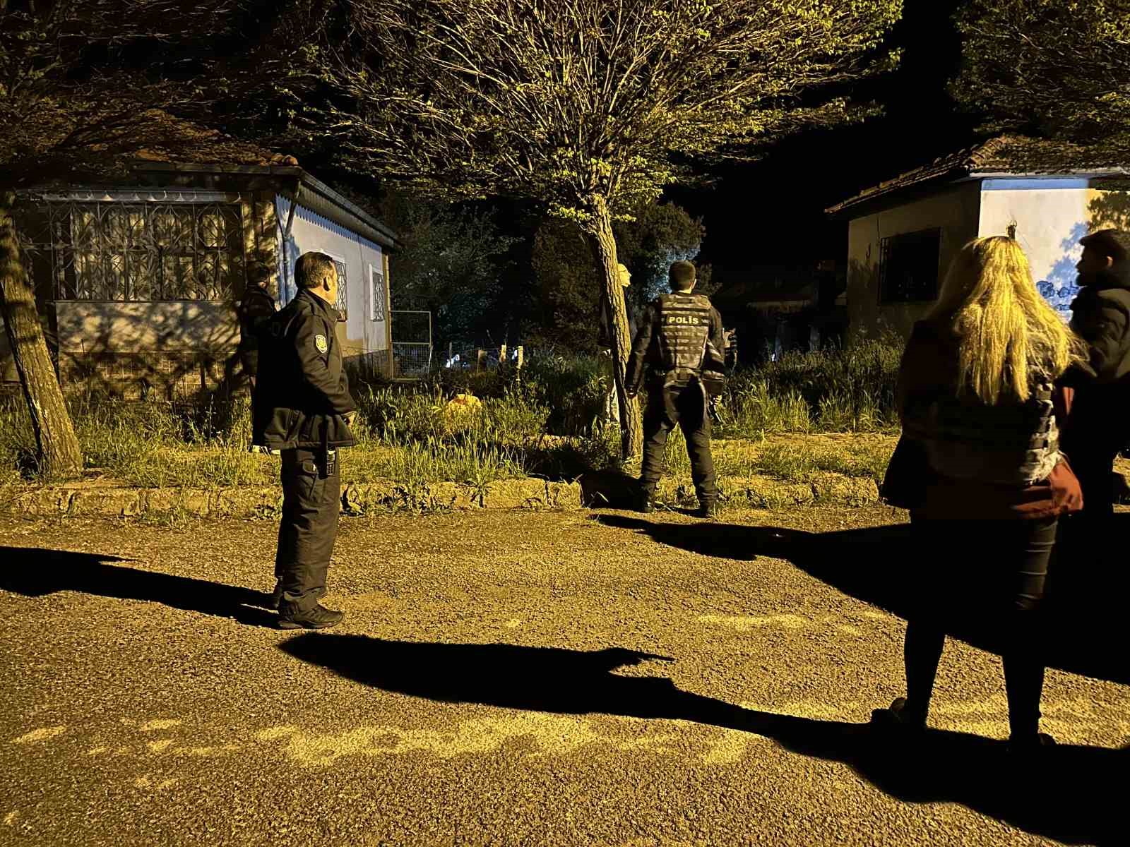 usakta kavga ihbarina giden polislere ates acan supheli tutuklandi 2 W1B64q8j