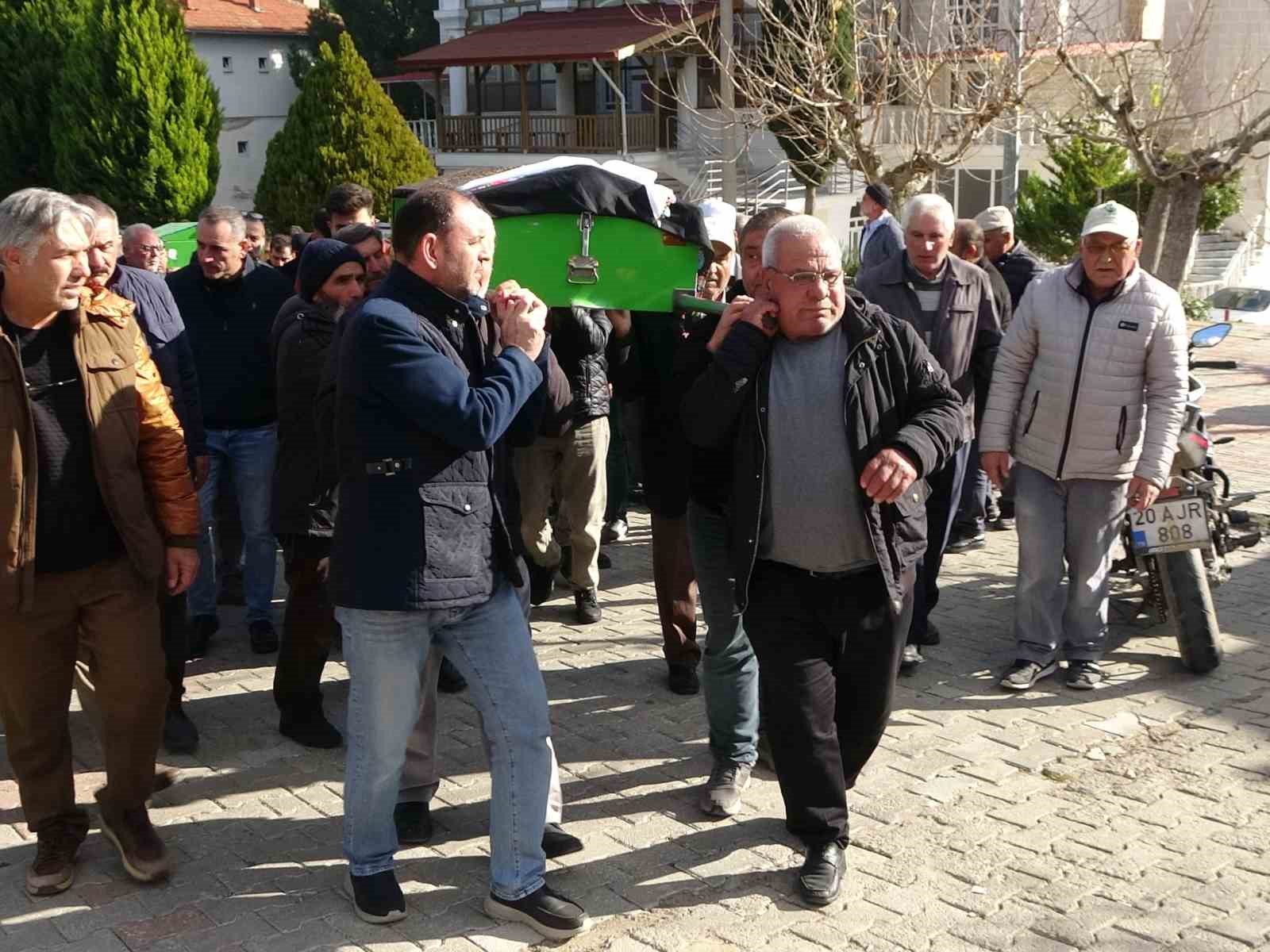 usakta kazada hayatini kaybeden dulay cifti defnedildi 6 8Fr8UKwT