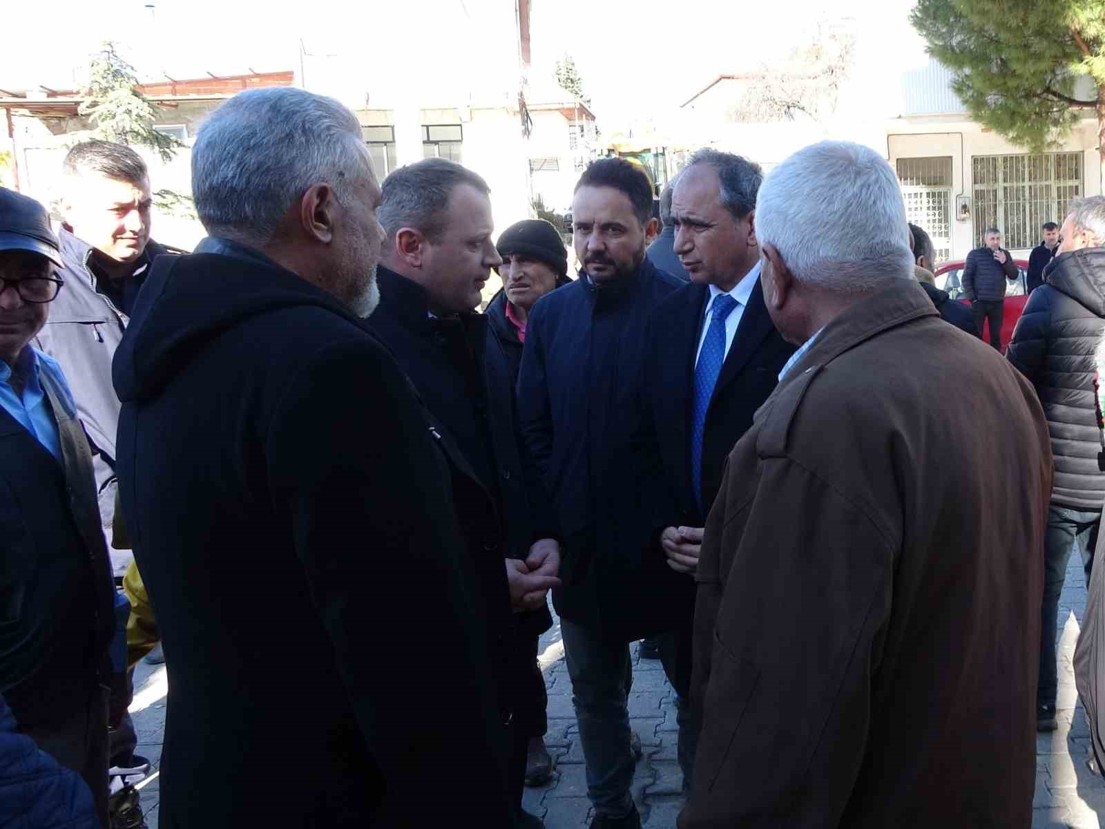 usakta kazada hayatini kaybeden yasli adam topraga verildi 1 5aleXqWO
