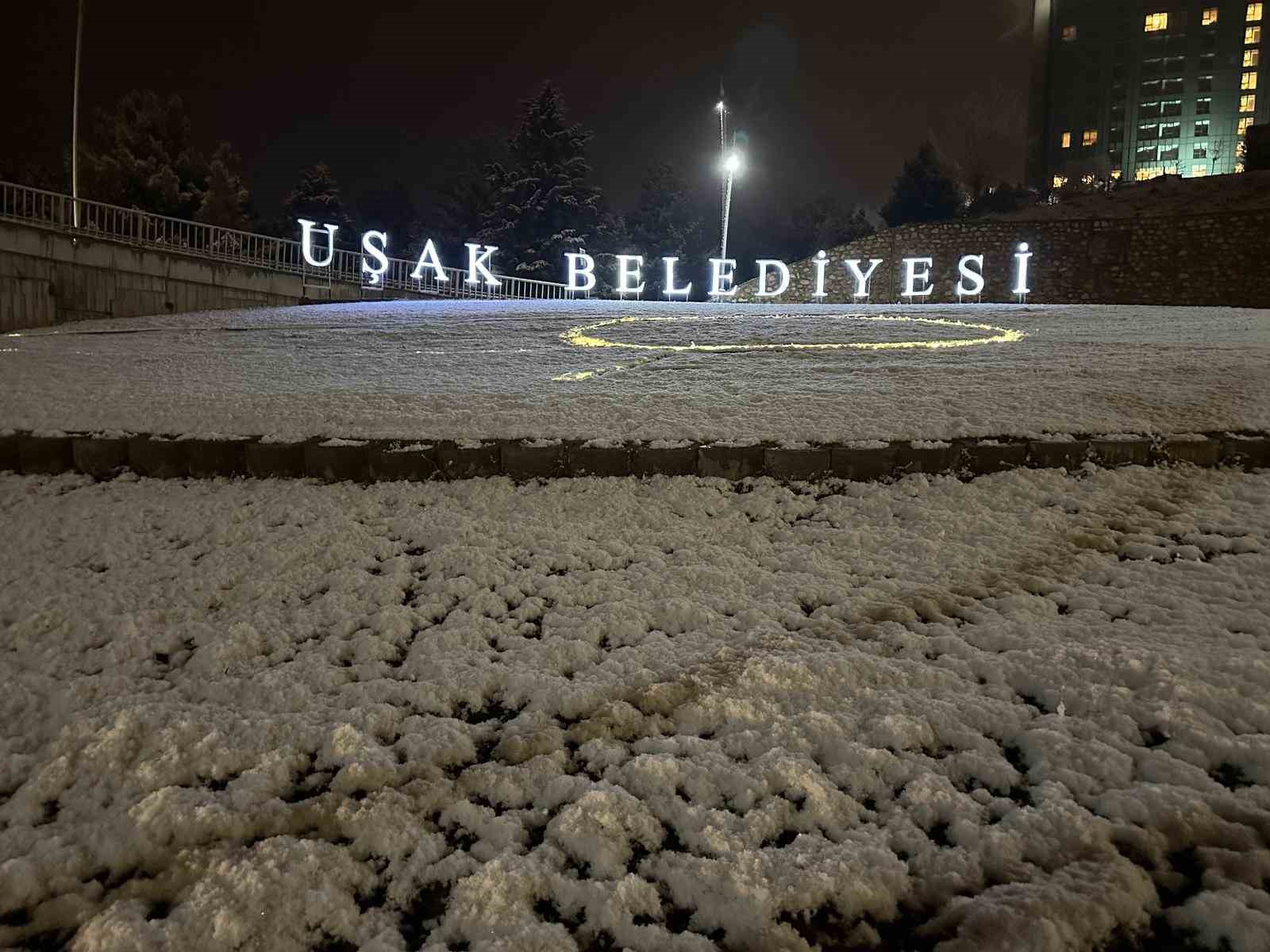 usakta mevsimin ilk kari yagdi beyaza burunen kent boyle goruntulendi 6 59A7PsbM