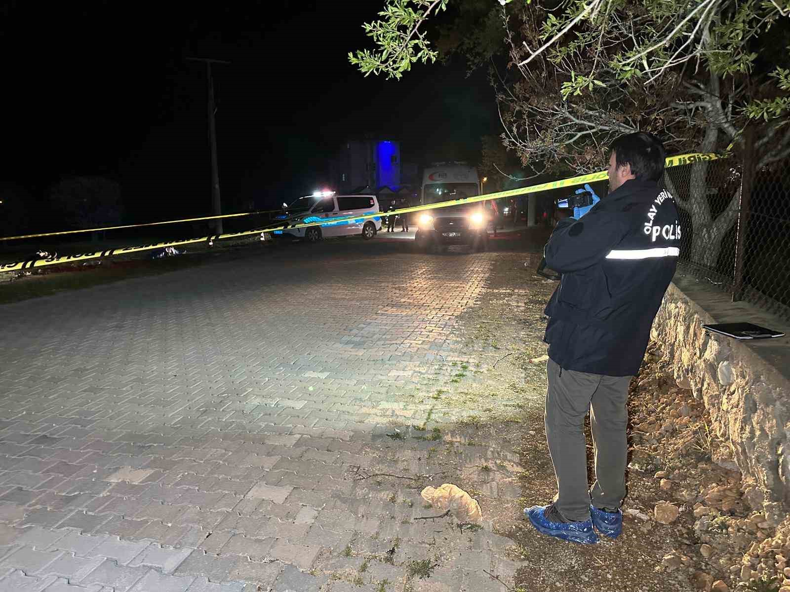 Uşak’ta motosiklet araziye devrildi: 1 ölü 6 usakta motosiklet araziye devrildi 1 olu 2 ncje71gC