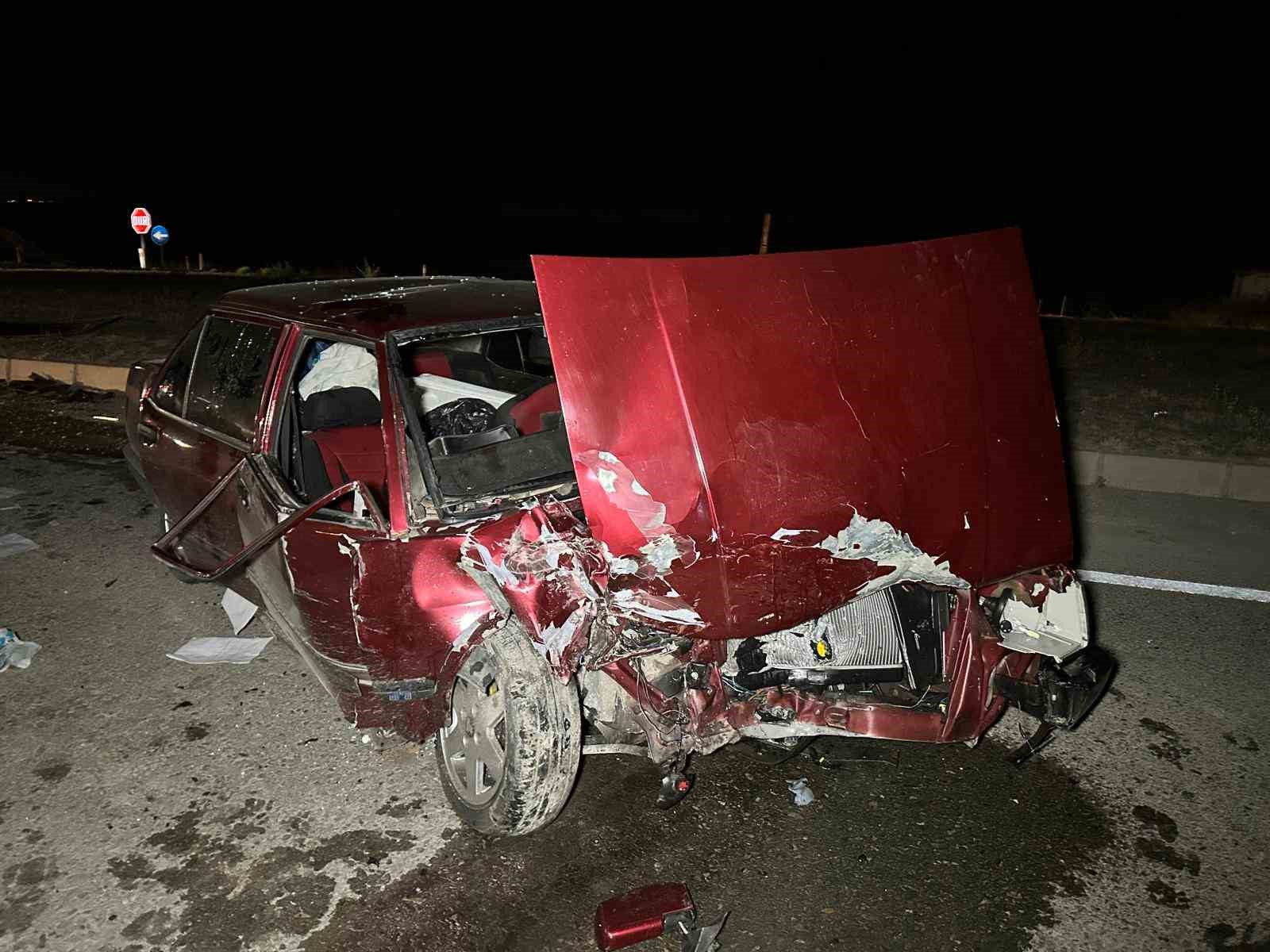 usakta otomobil ile hafif ticari arac capisti 6 yarali 5 zjarvP5n