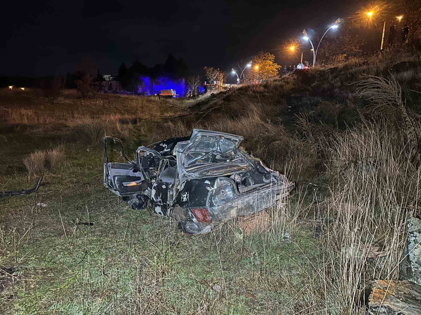 Uşak’ta otomobil şarampole devrildi: 2 ölü, 1 yaralı 6 usakta otomobil sarampole devrildi 2 olu 1 yarali 2 CVfPj1L6