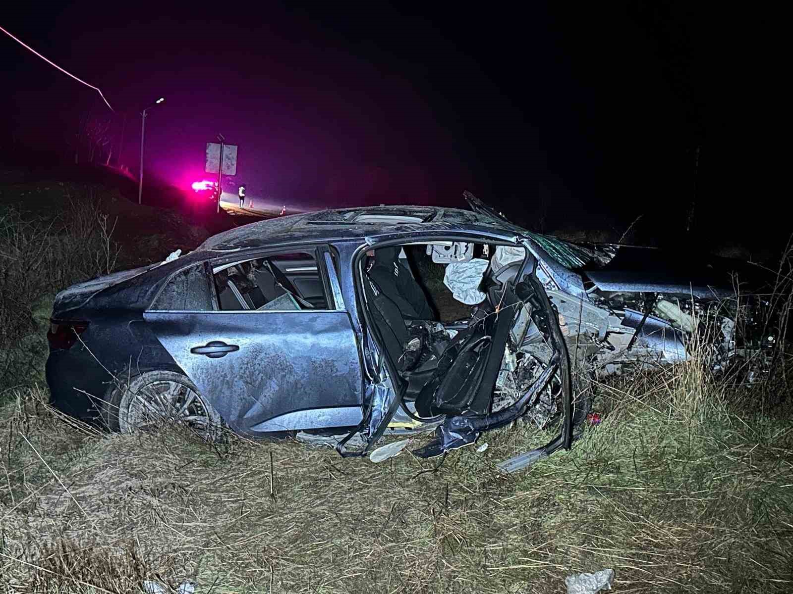 usakta otomobil sarampole devrilip takla atti 1 olu 3 yarali 2 SpG8yAVR
