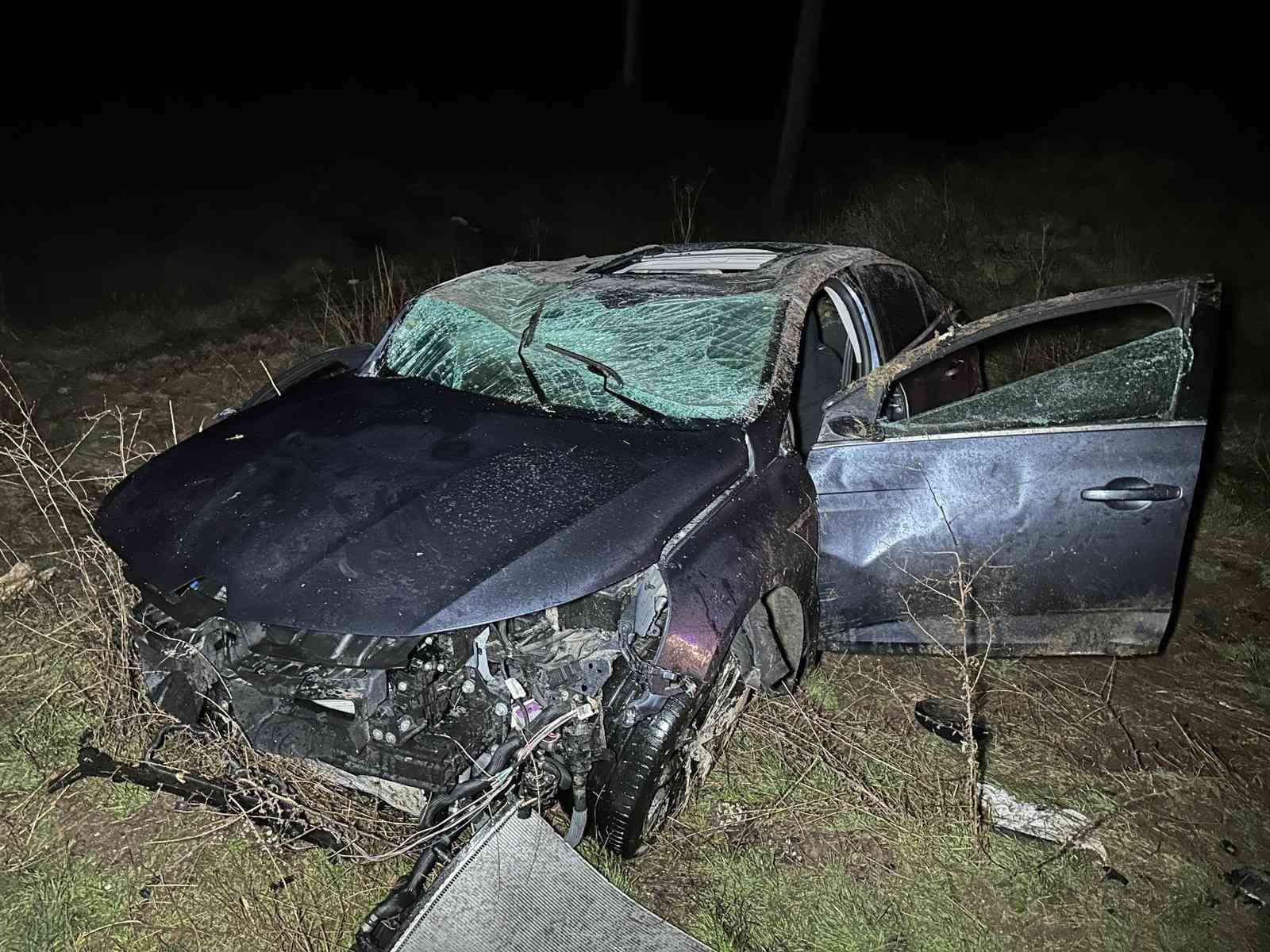 usakta otomobil sarampole devrilip takla atti 1 olu 3 yarali 4 cPTNSdmB